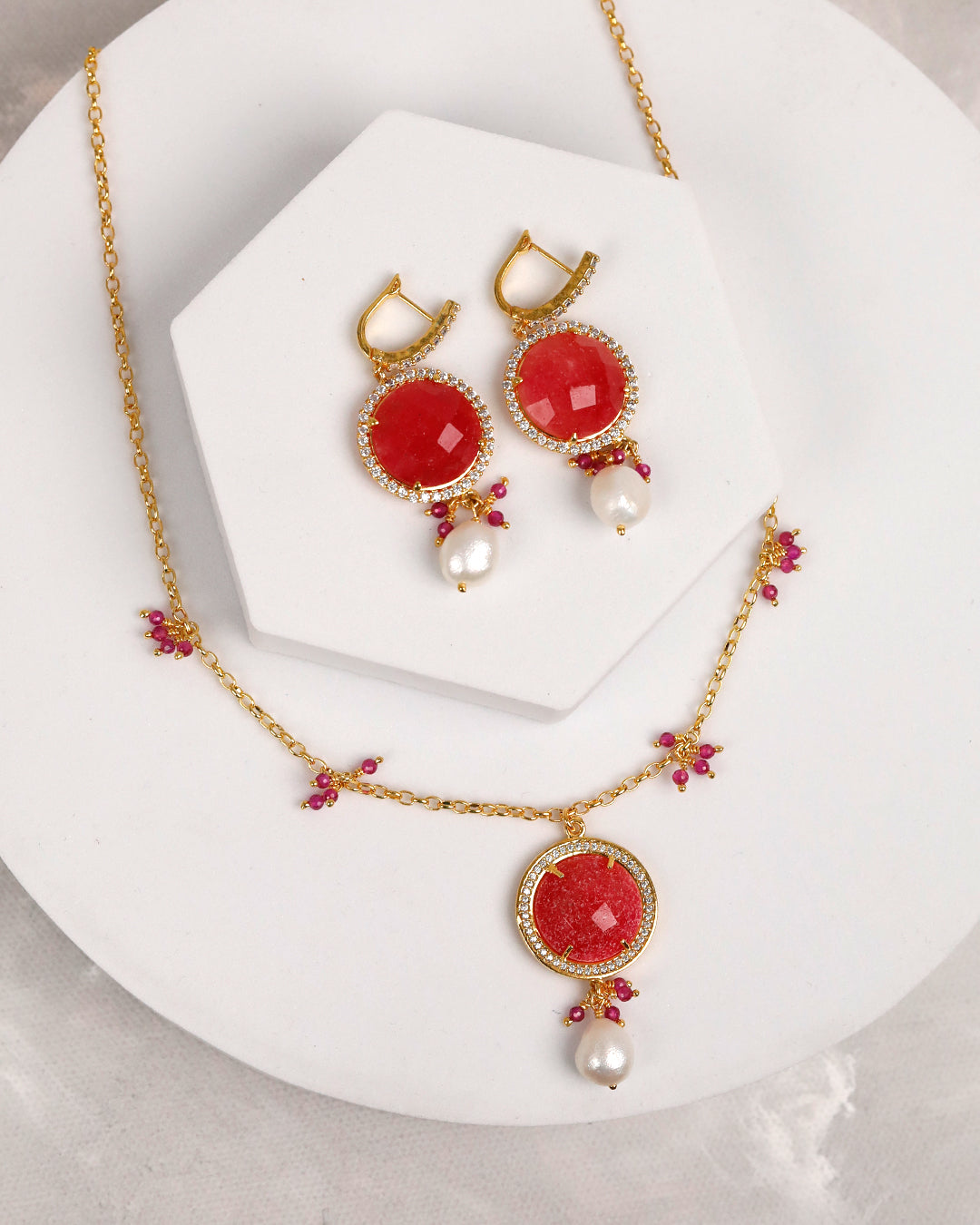 Red Jade & Pearl Gold Necklace & Drop Earring Set