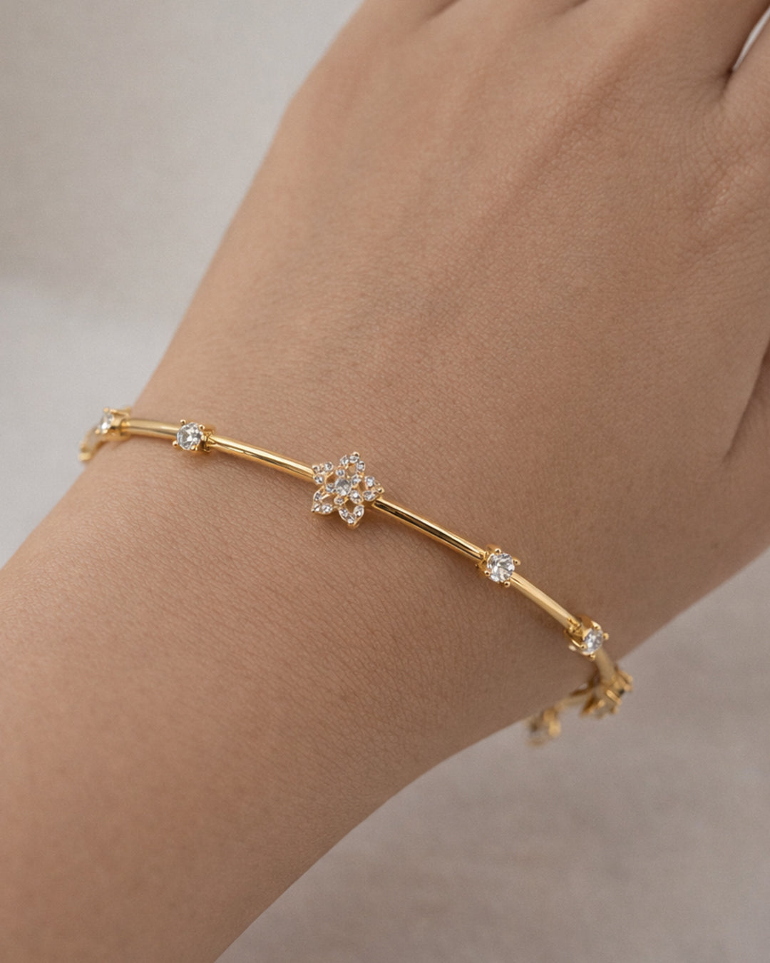 Pavè Blossom Bangle (925 Silver)
