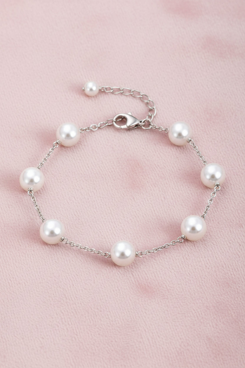 Round Fresh water 8mm Pearl Station Silver Bracelet (925 Silver)