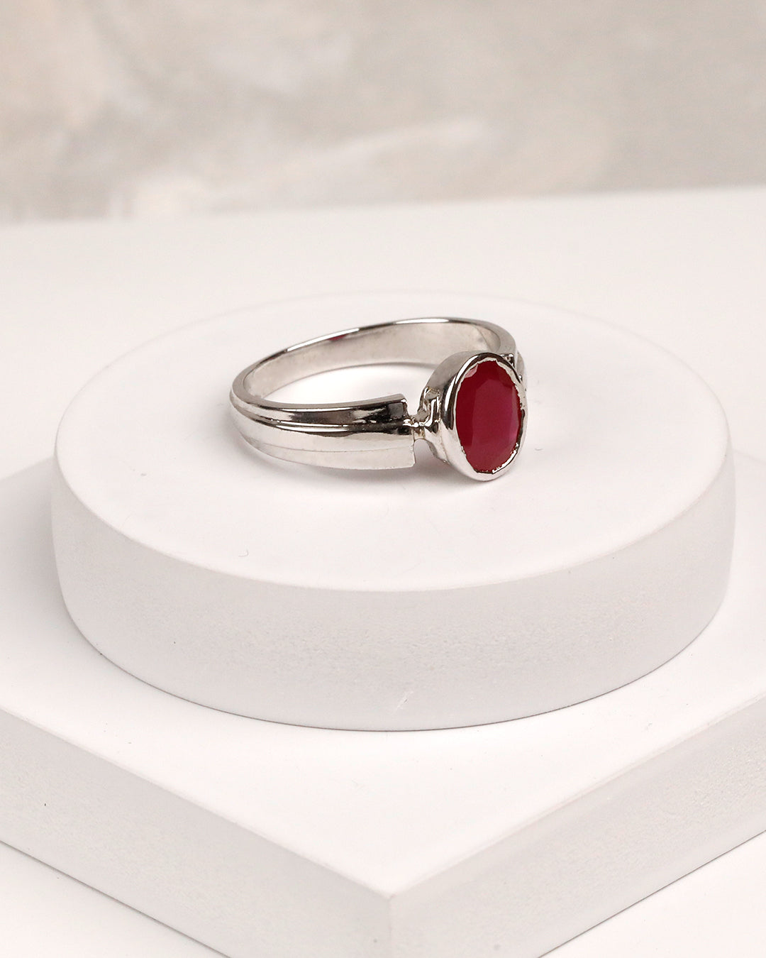 Classic Oval Aqeeq Bezel Ring