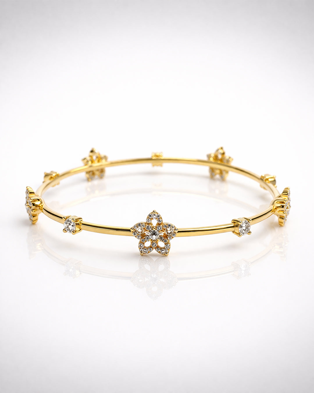 Pavè Blossom Bangle (925 Silver)