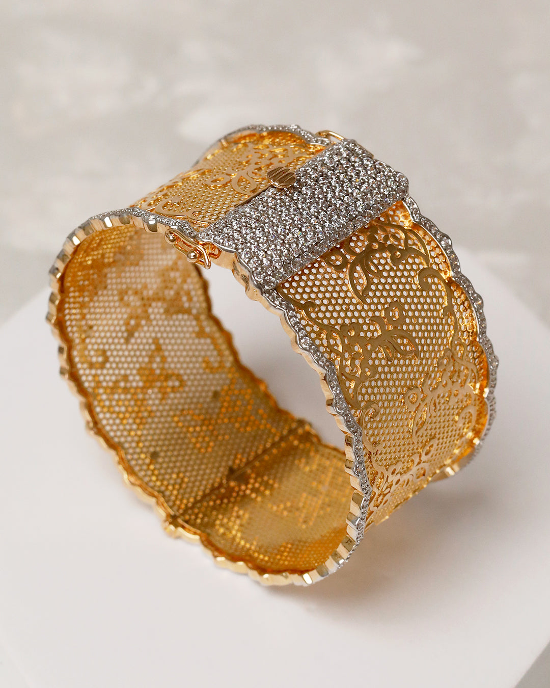 Lacework Art Openable Bangle (925 Silver)