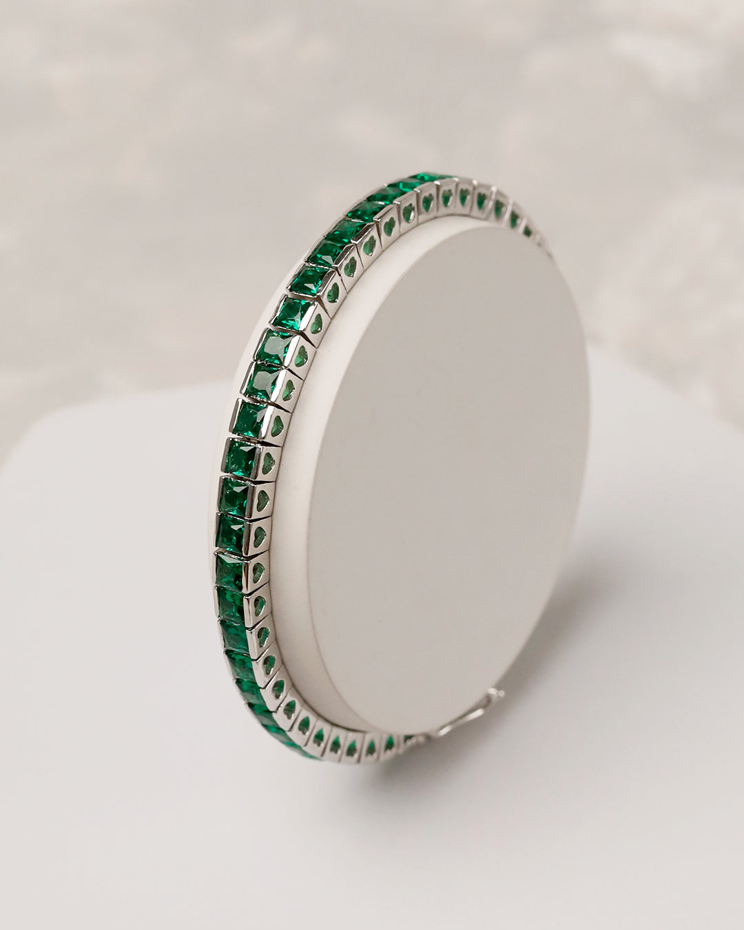 Emerald Heart Tennis Bracelet (925 Silver)