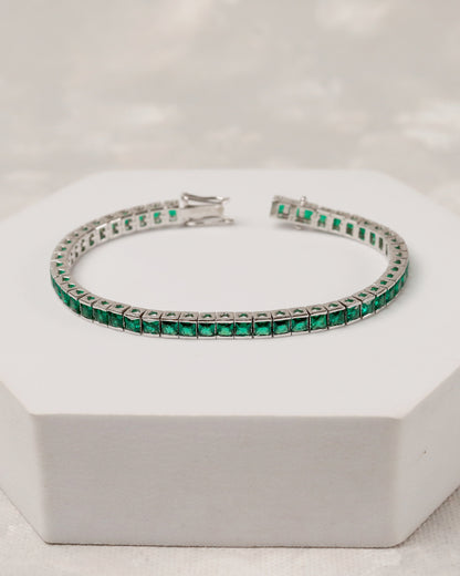 Emerald Heart Tennis Bracelet (925 Silver)