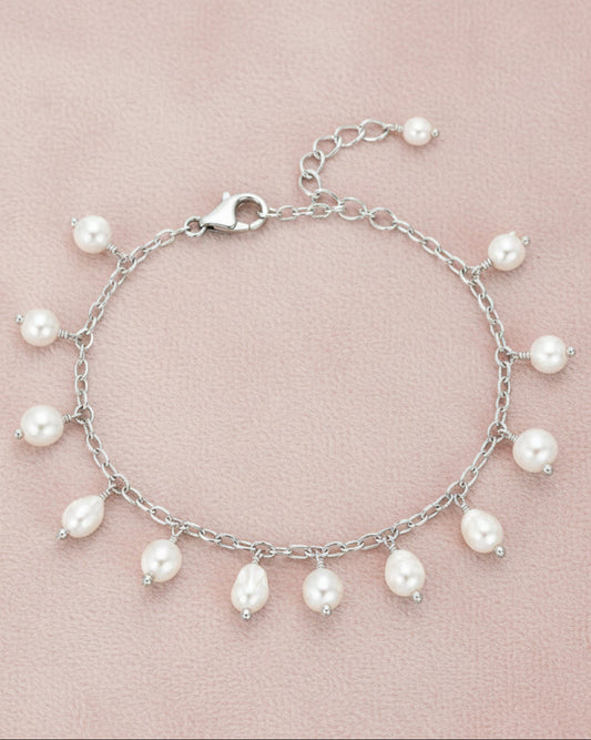 Freshwater Pearl Fringe Charm Bracelet in Silver (925 Silver)