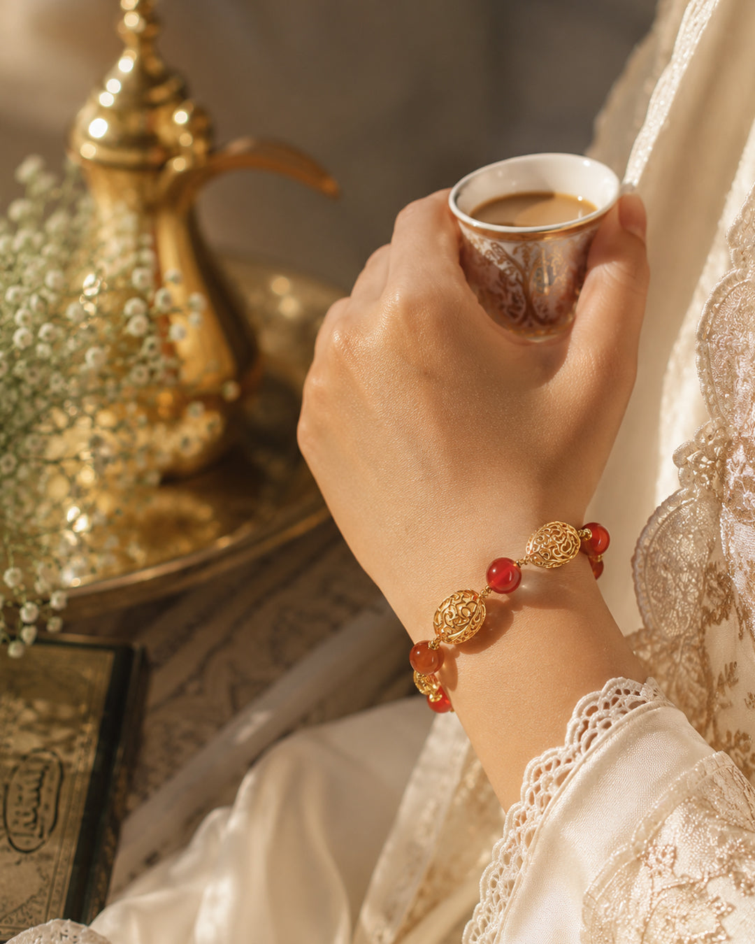 Aqeeq & Gold Jaali Oval Bead Bracelet (925 Silver)