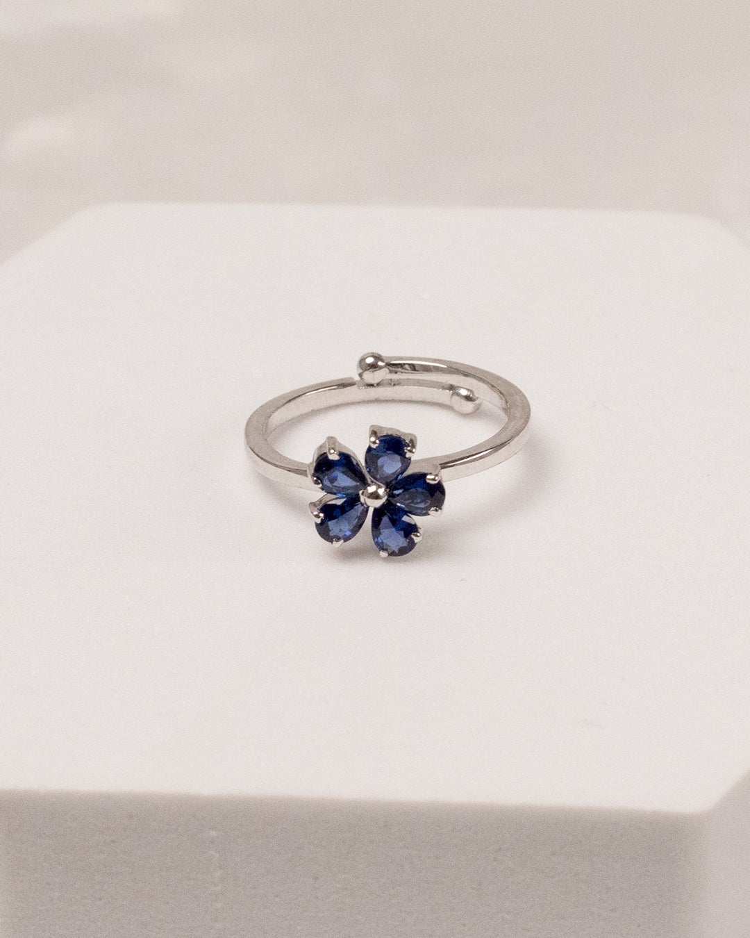 Blooming Five Flower Sapphaire Bracelet with Ring (925 Silver)