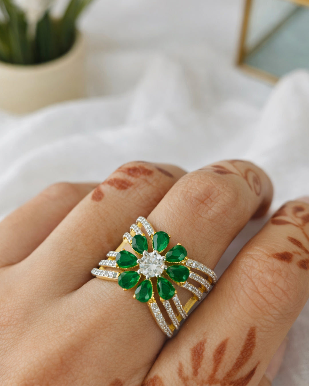 Blossom Emerald Floral Ring (925 Silver)