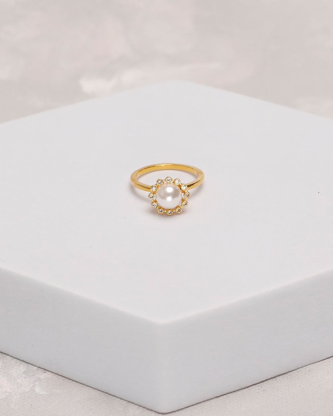 Aura Pearl Halo Ring (925 Silver)