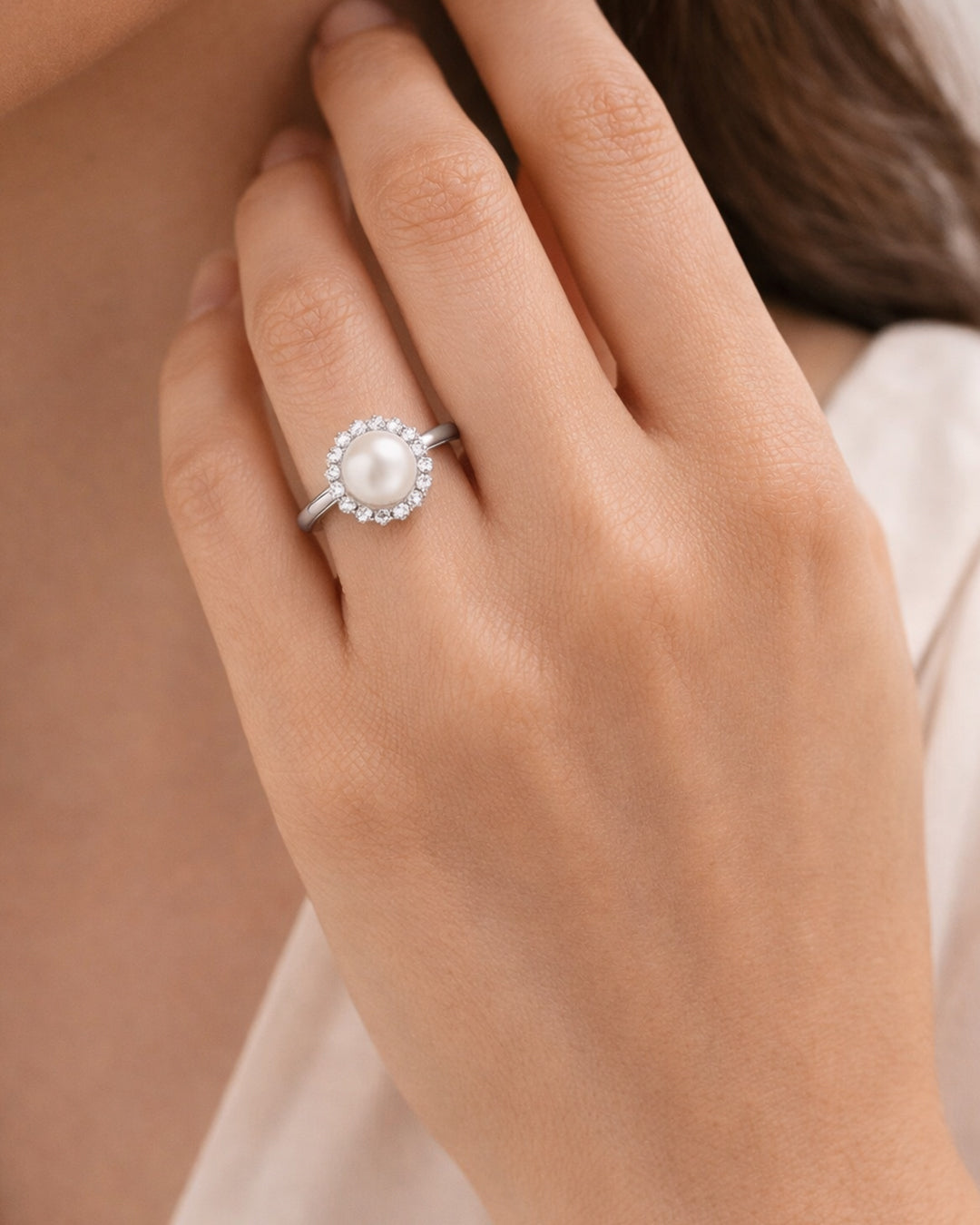 Aura Pearl Halo Ring (925 Silver)