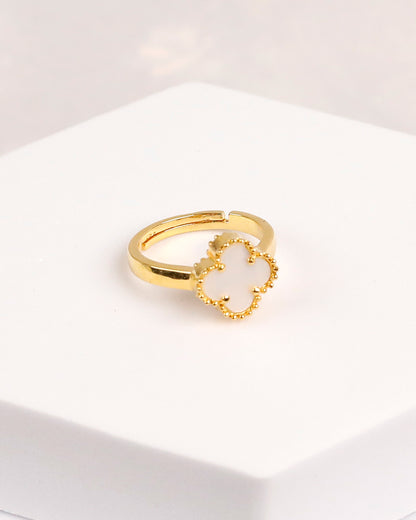 Clover Mother of Pearl Ring (925 Silver)