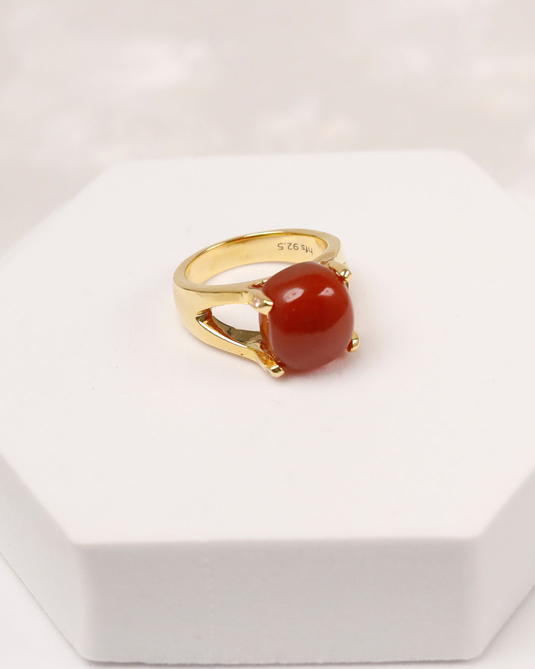 Geometric Red Aqeeq Cabochon Ring (925 Silver)